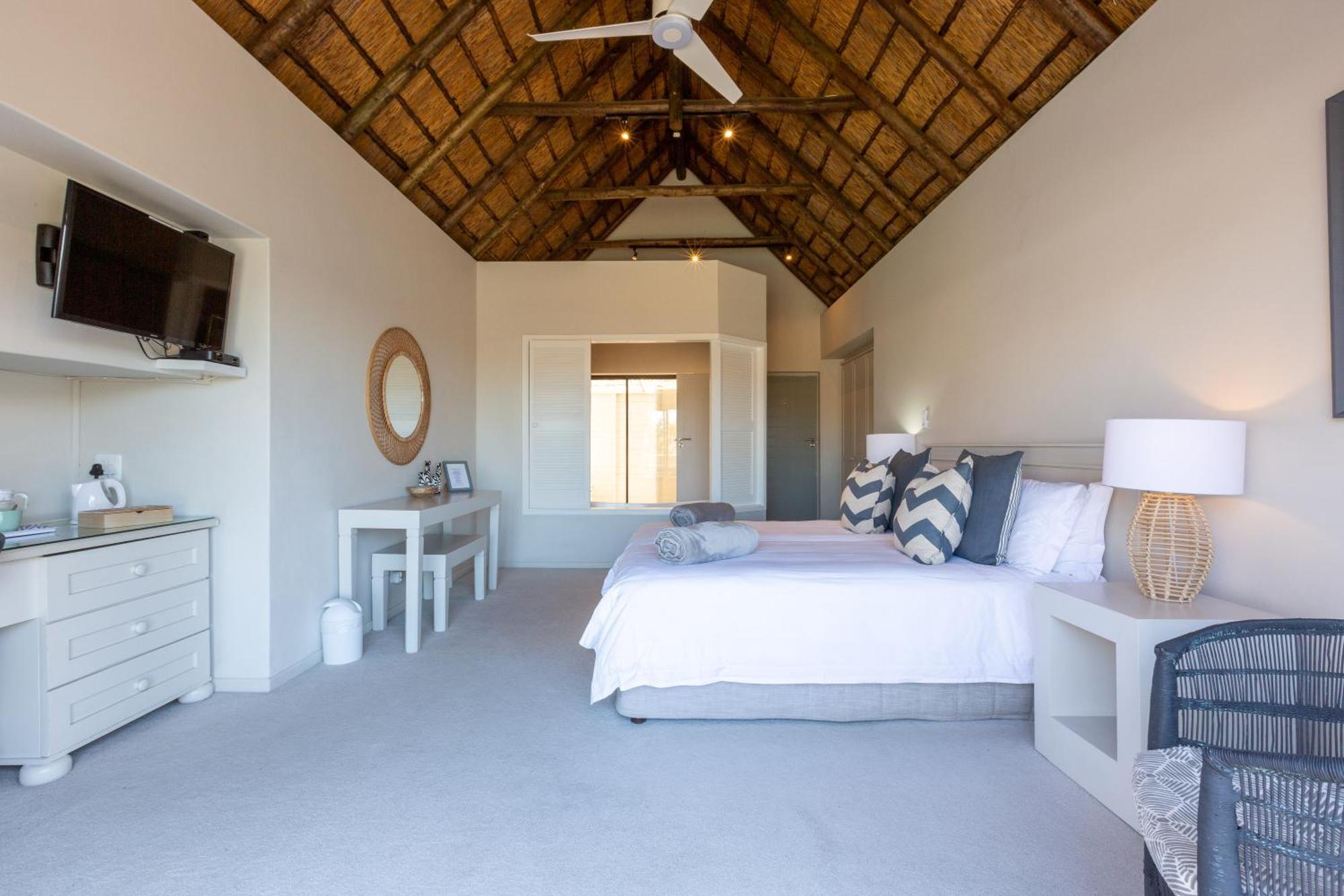 Canal Guest House - Waterfront Boutique Bed & Breakfast - Solar Power St Francis Bay Ngoại thất bức ảnh